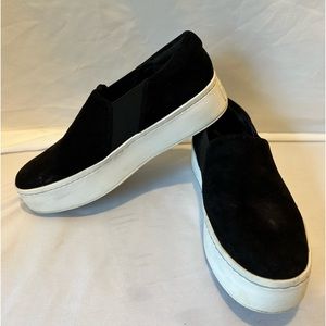 Vince Warren Navy Velvet Slip-On Platform Sneaker | Size 6M